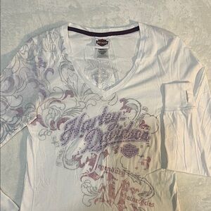 Harley-Davidson White Long Sleeve V-Neck Top with Pink Graphic